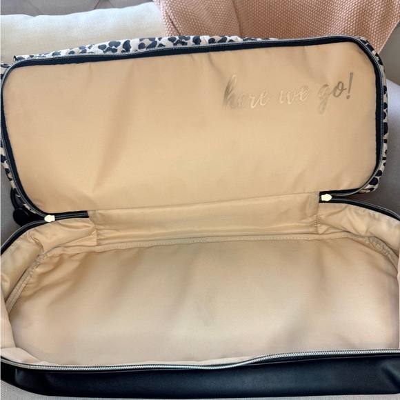 Itzy Ritzy Dream Weekender in Leopard - Picture 8 of 11